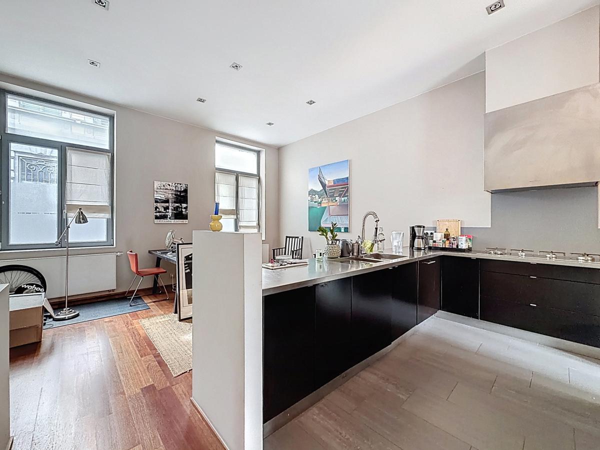 Rue de Naples : Superbe duplex rénové + terrasse 