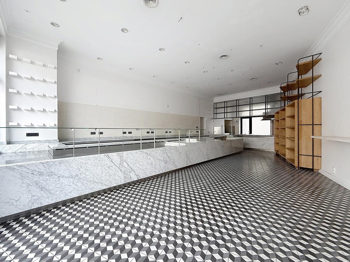 Fort Jaco : Superbe commerce HORECA + terrasse 