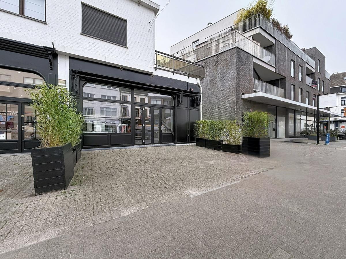 Fort Jaco : Superbe commerce HORECA + terrasse 