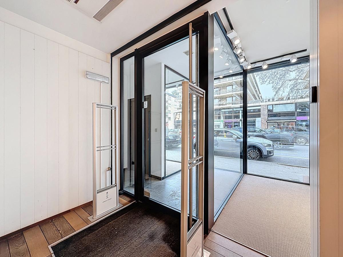 Fort Jaco : Superbe surface commerciale prête à l’emploi