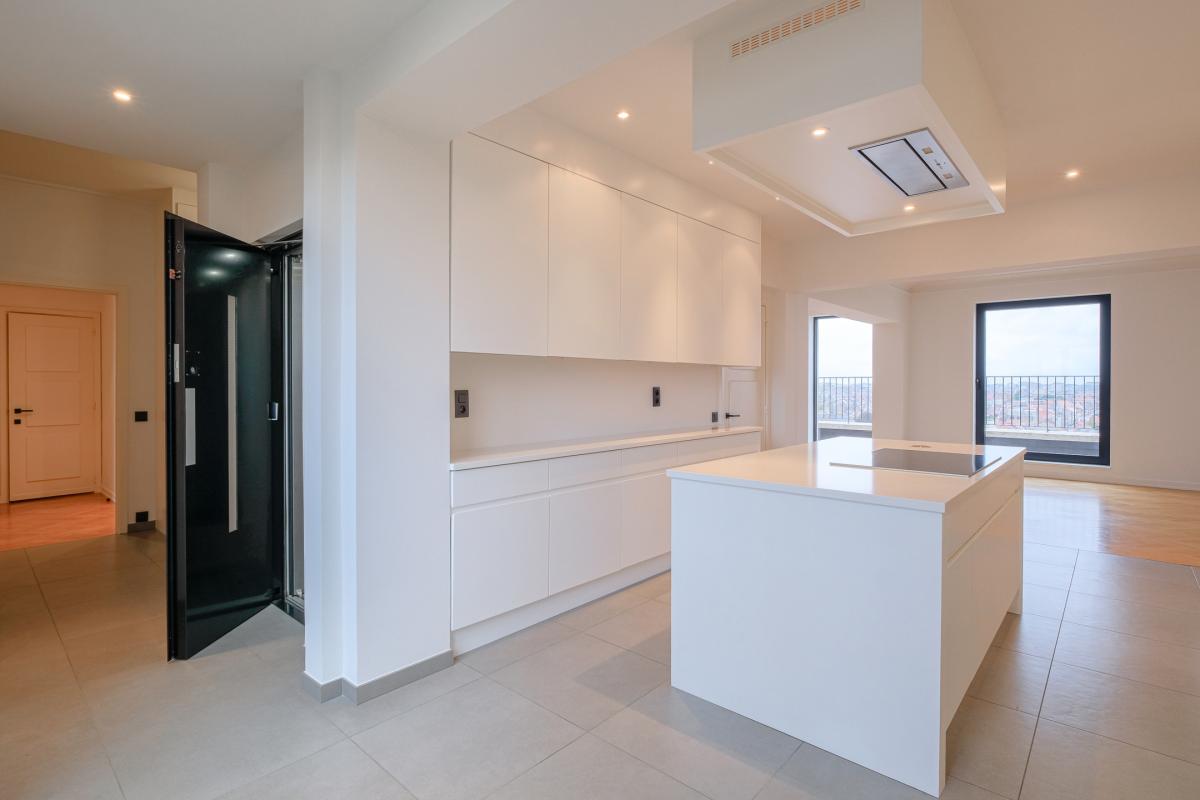 Louise, jardin du Roi, spacieux appartement de 185 m2