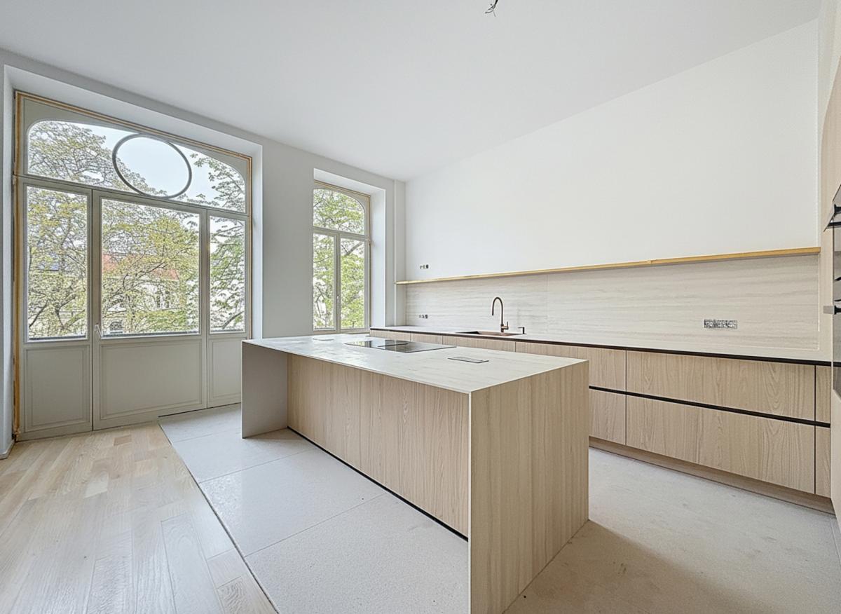 Lepoutre / Pl. Brugmann : Somptueux appartement remis à neuf