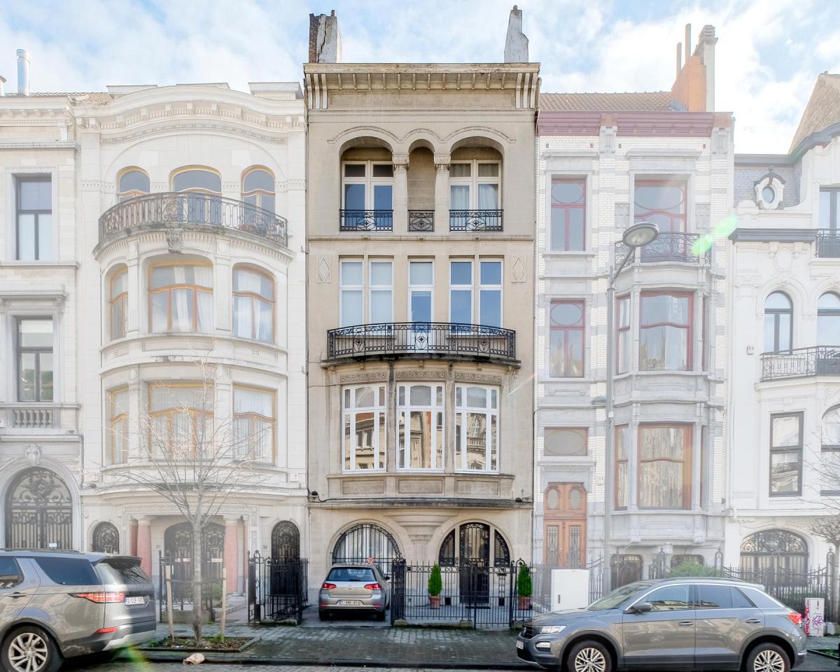 Lumineuse maison bourgeoise, 12 chambres, terrasse & jardin.