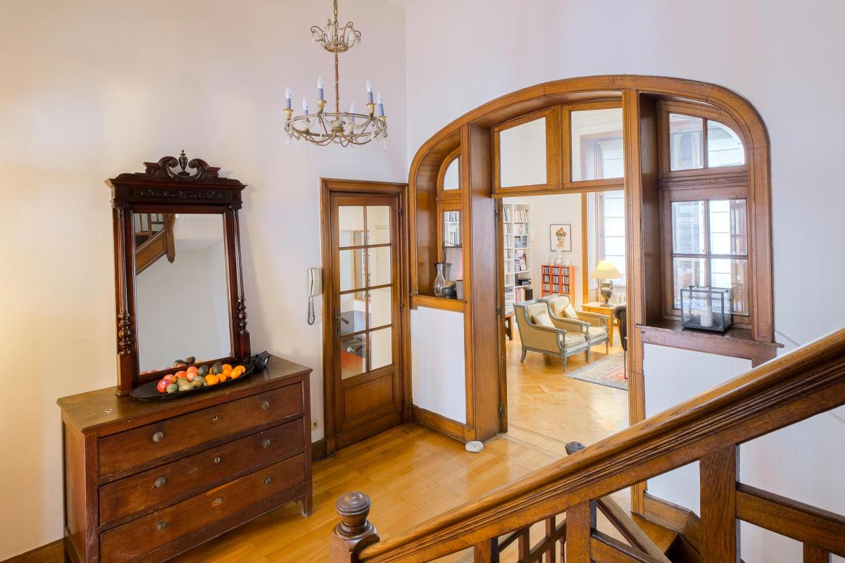 Lumineuse maison bourgeoise, 12 chambres, terrasse & jardin.