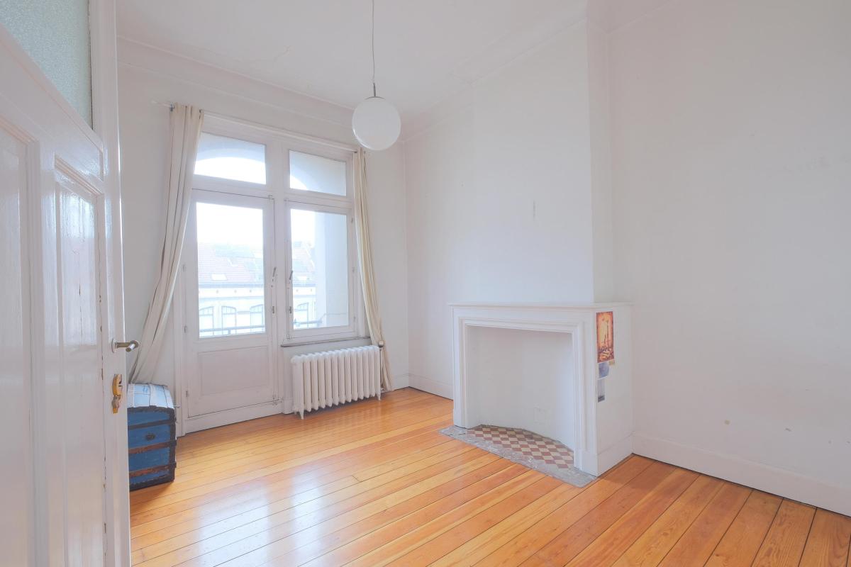 Lumineuse maison bourgeoise, 12 chambres, terrasse & jardin.