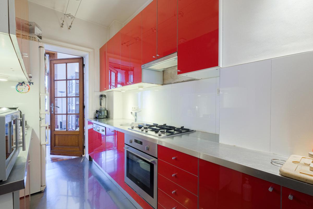 Lumineuse maison bourgeoise, 12 chambres, terrasse & jardin.