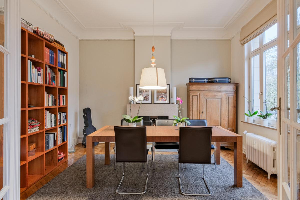 Vanderkindere : Appartement de caractère ± 225 m² bruts.