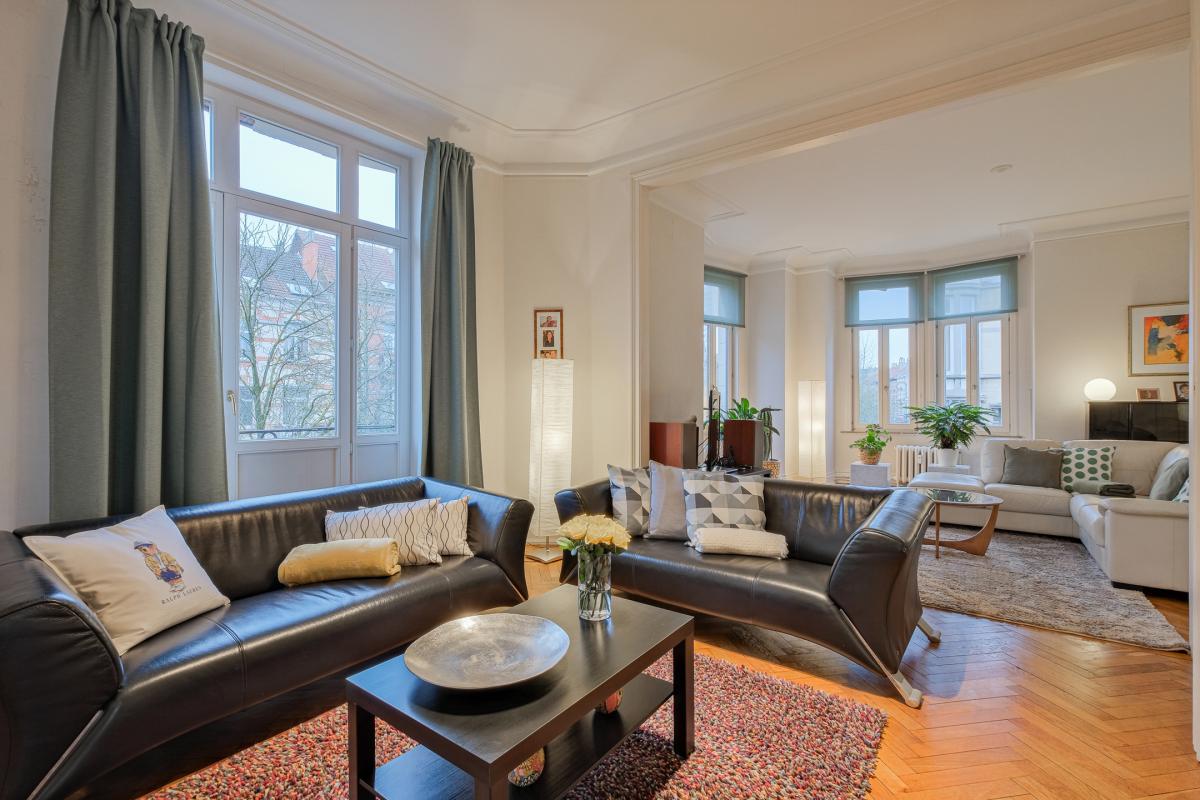 Vanderkindere : Appartement de caractère ± 225 m² bruts.