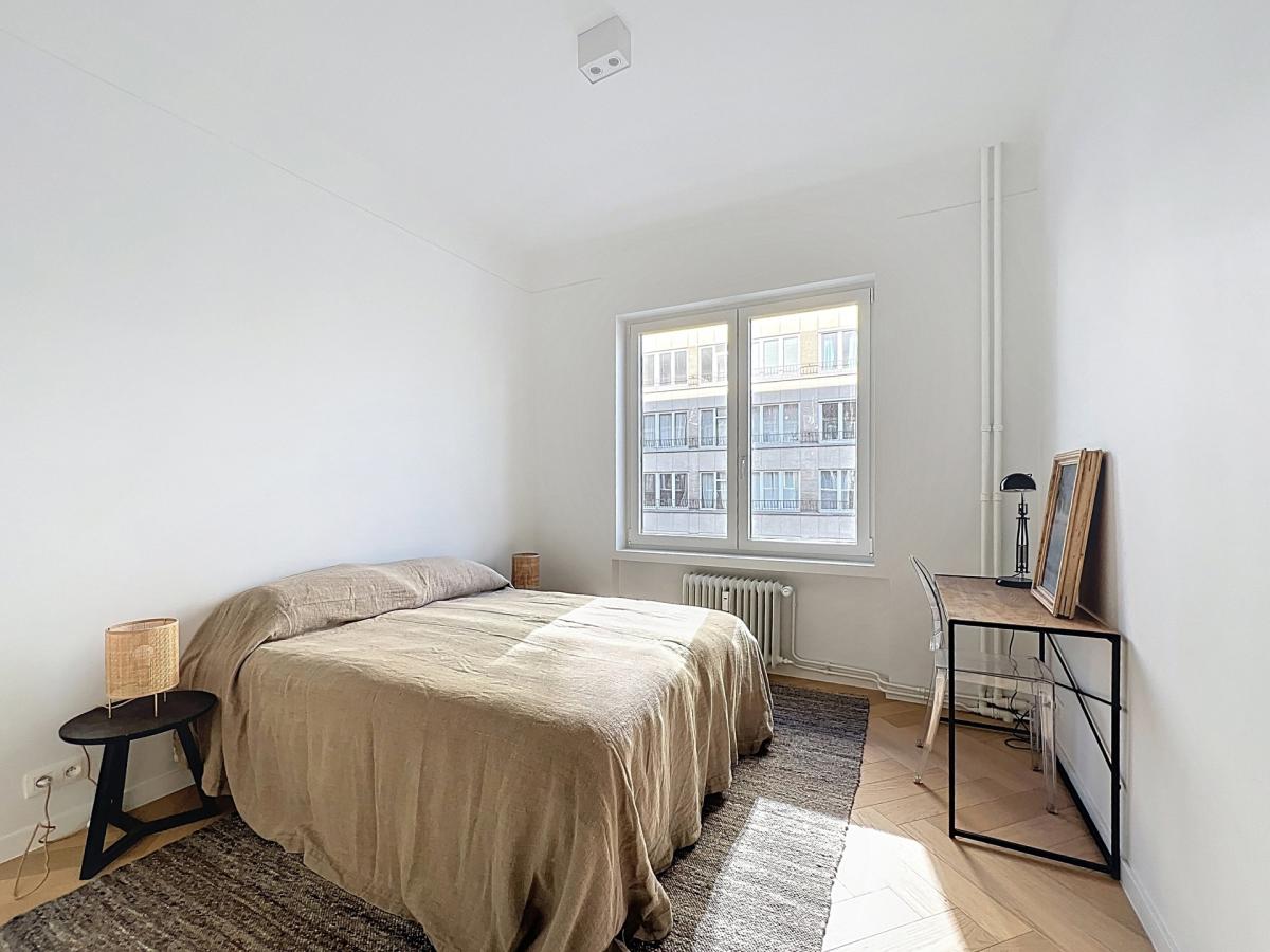 Square Marie Louise - Appartement rénové 2ch + balcon