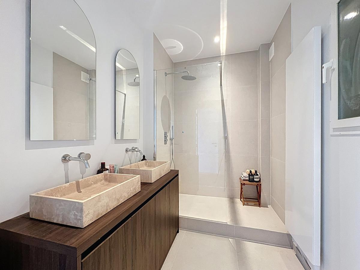 Square Marie Louise - Appartement rénové 2ch + balcon