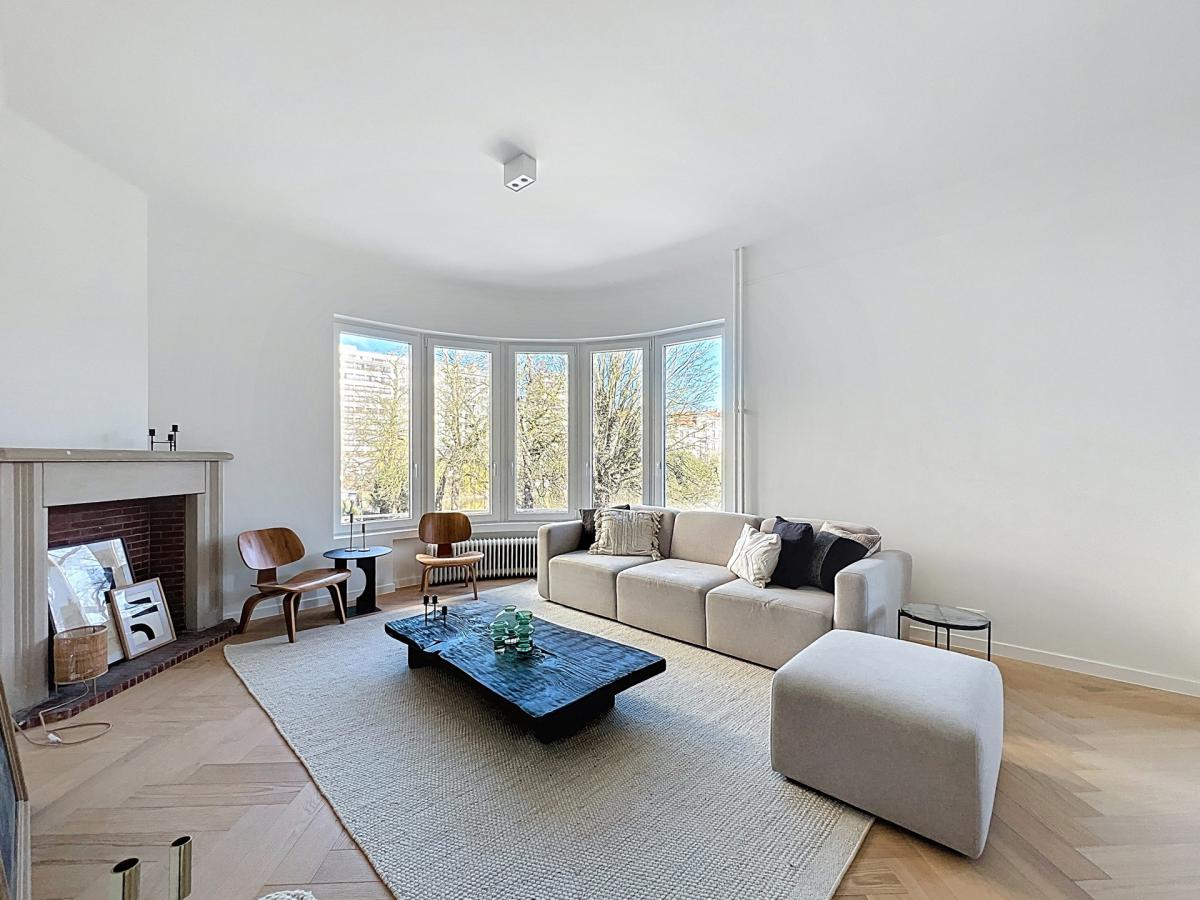 Square Marie Louise - Appartement rénové 2ch + balcon