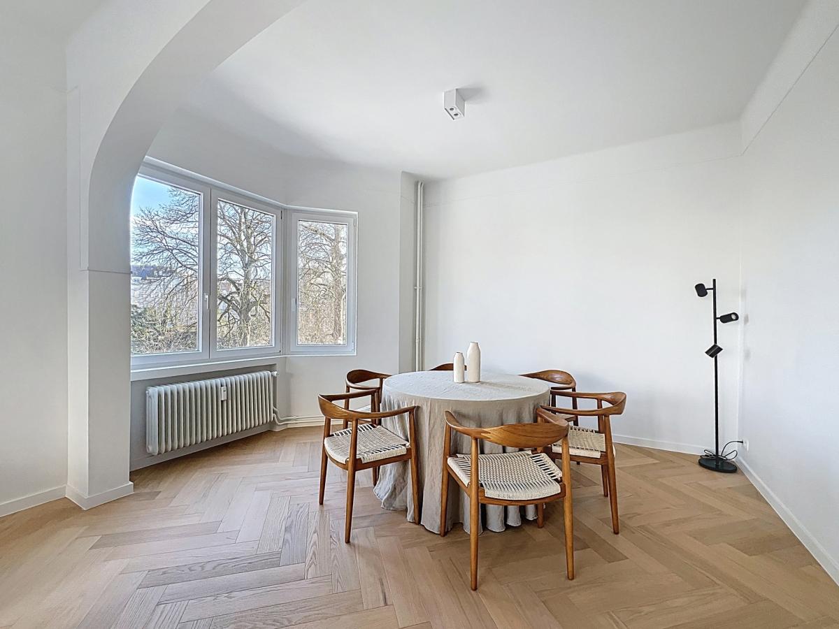 Square Marie Louise - Appartement rénové 2ch + balcon