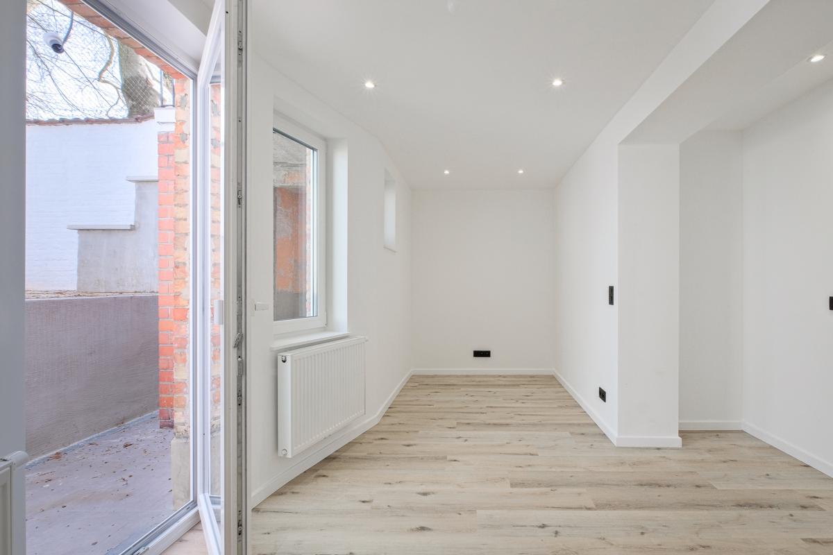 Lepoutre: Magnifique duplex rénové 2 chambres, bureau + cour