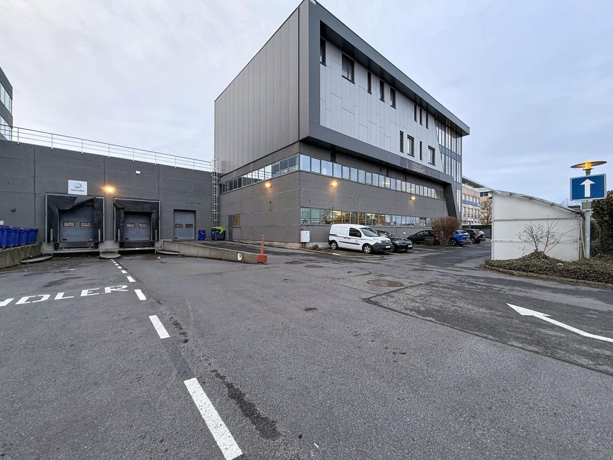 Forest / Drogenbos : Plateau de bureaux neuf ± 400 m² 