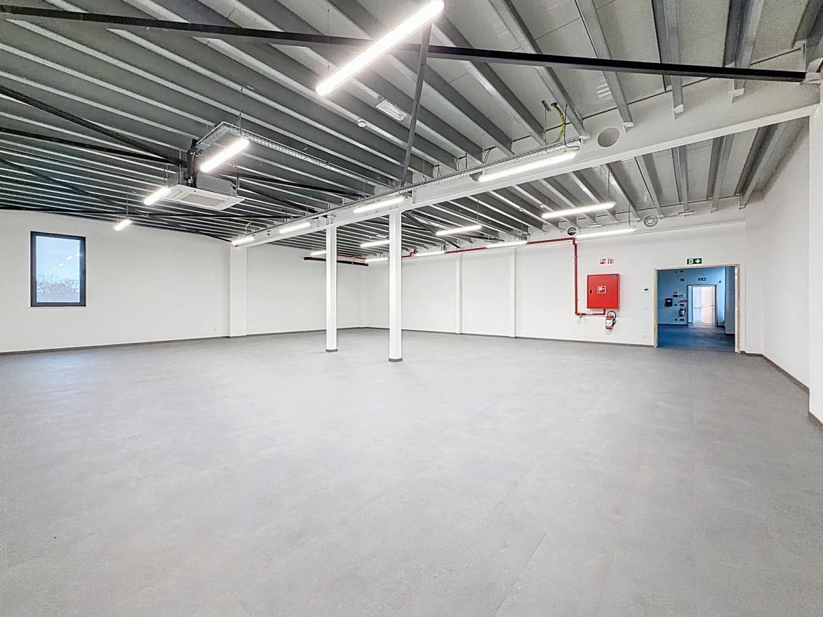 Forest / Drogenbos : Plateau de bureaux neuf ± 400 m² 