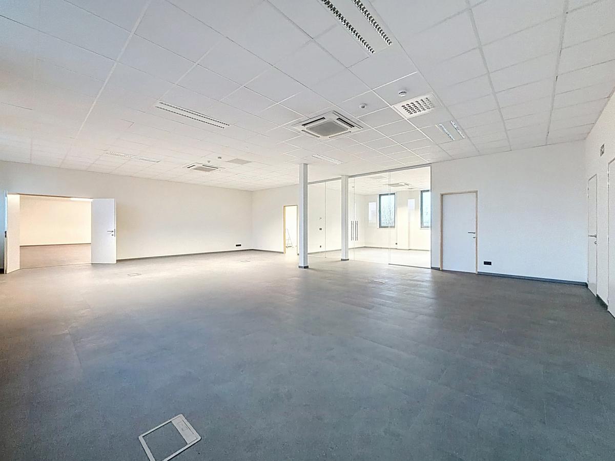 Forest / Drogenbos : Plateau de bureaux neuf ± 400 m² 