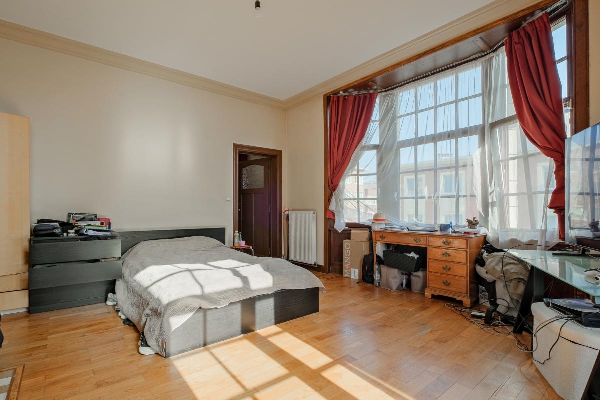 Magnifique Hôtel de maître de ± 600 m², jardin et garage.