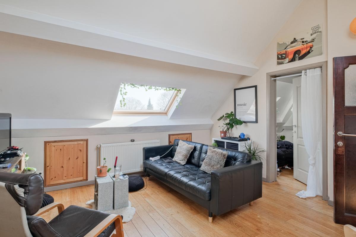 Magnifique Hôtel de maître de ± 600 m², jardin et garage.