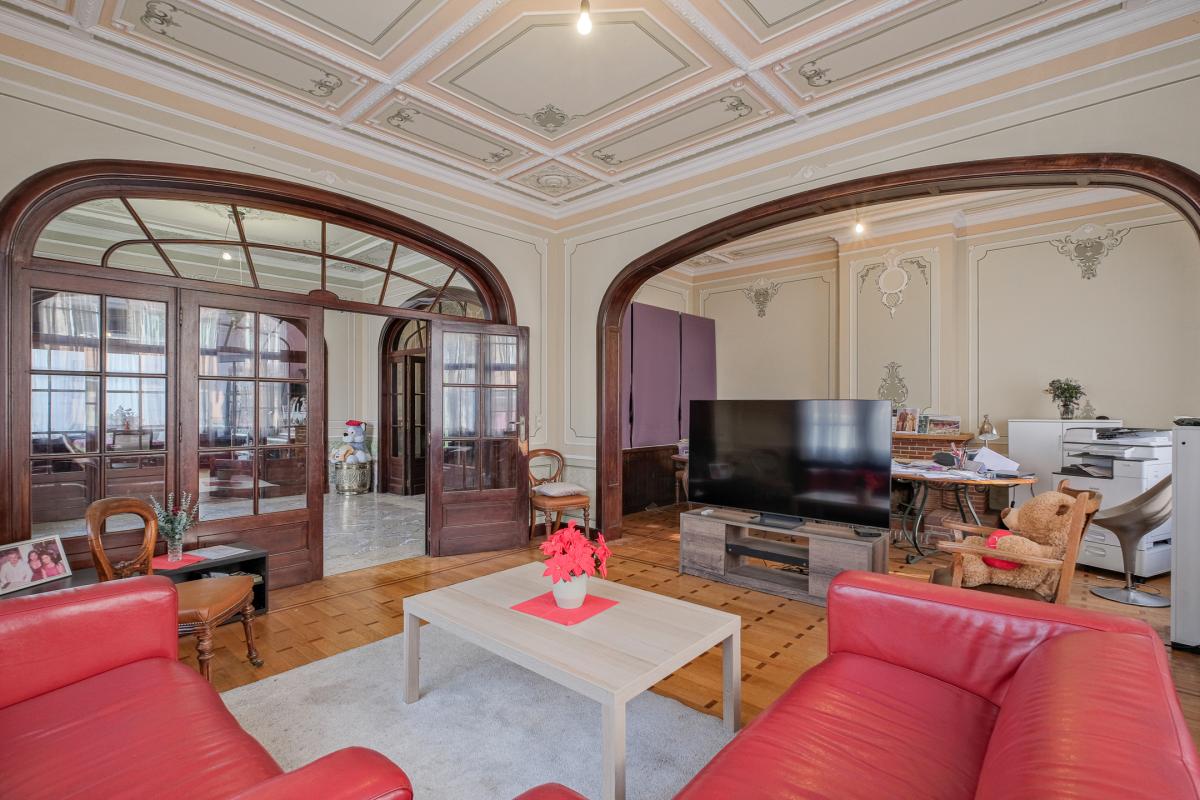 Magnifique Hôtel de maître de ± 600 m², jardin et garage.