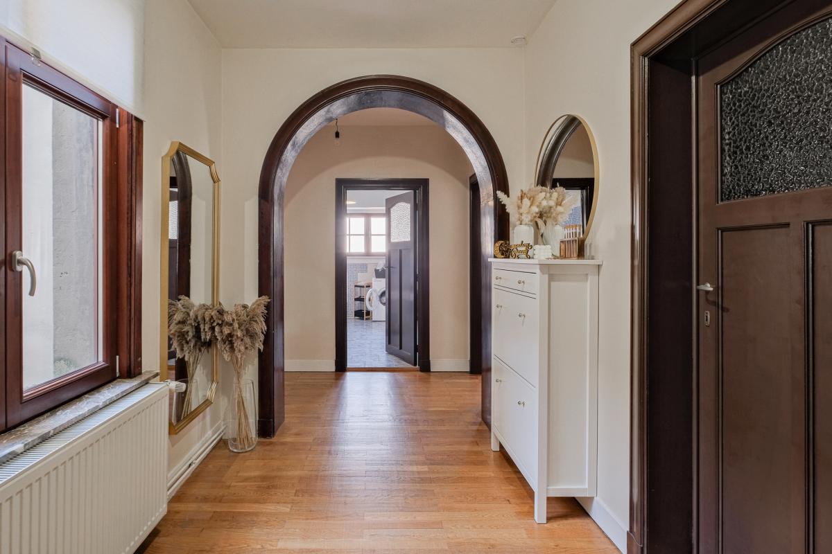 Magnifique Hôtel de maître de ± 600 m², jardin et garage.