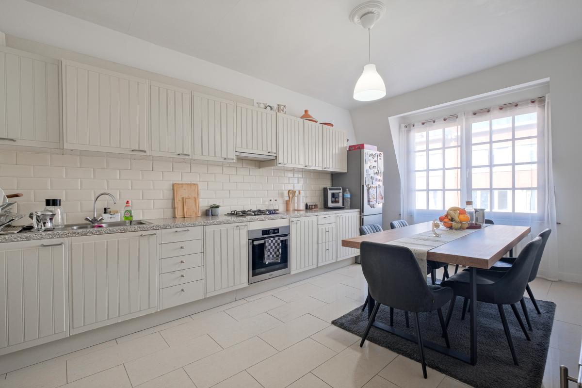 Magnifique Hôtel de maître de ± 600 m², jardin et garage.