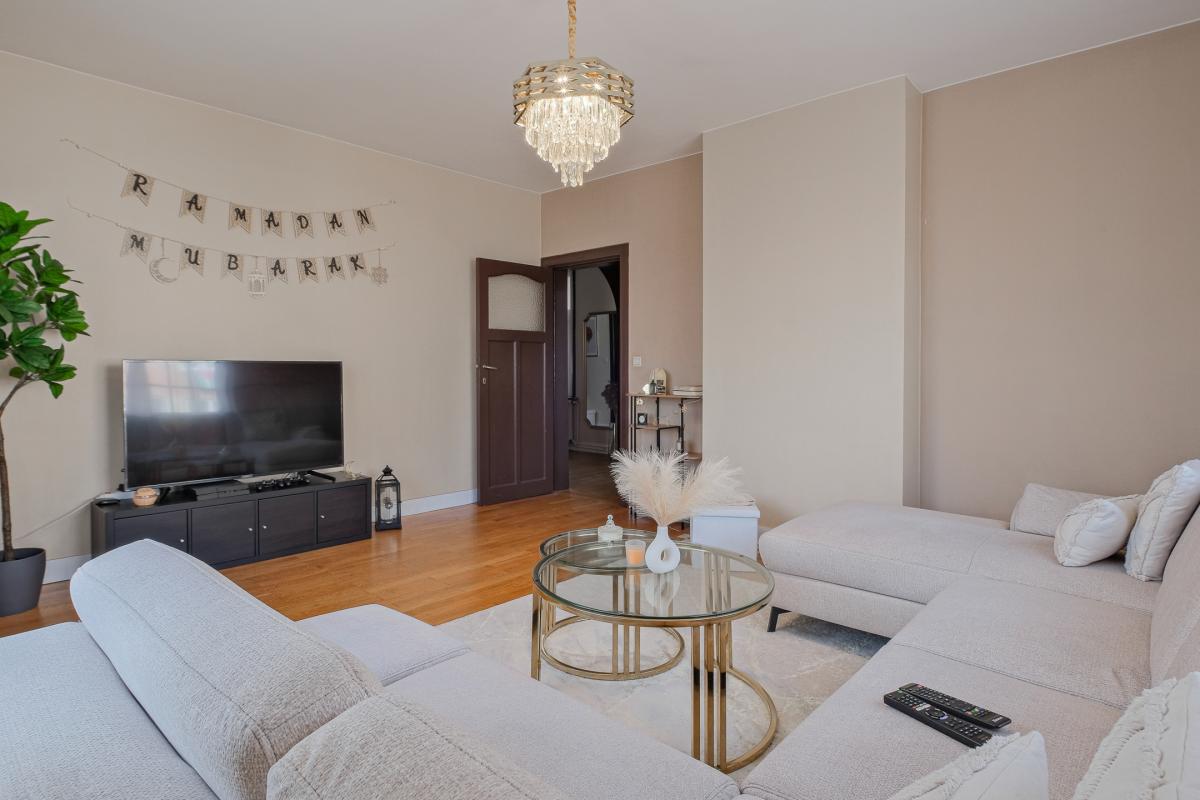 Magnifique Hôtel de maître de ± 600 m², jardin et garage.