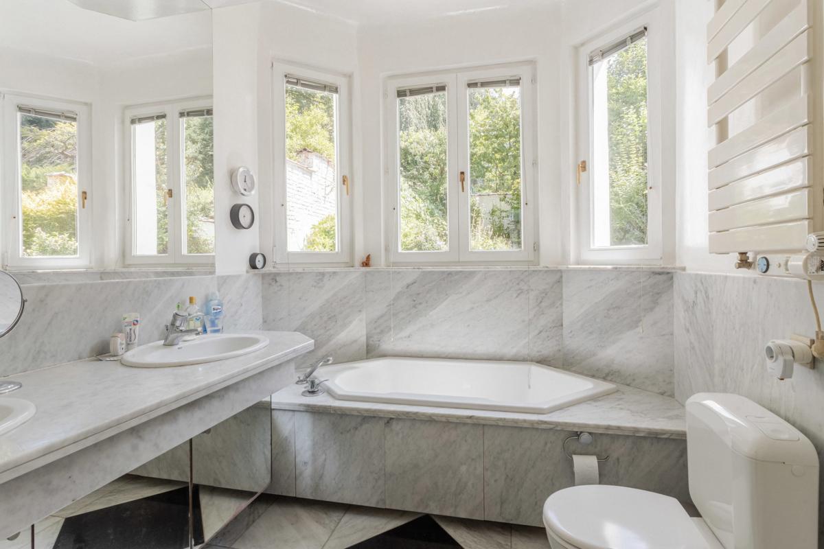 Etangs d'Ixelles: Hôtel de Maître avec 8 chambres et garage