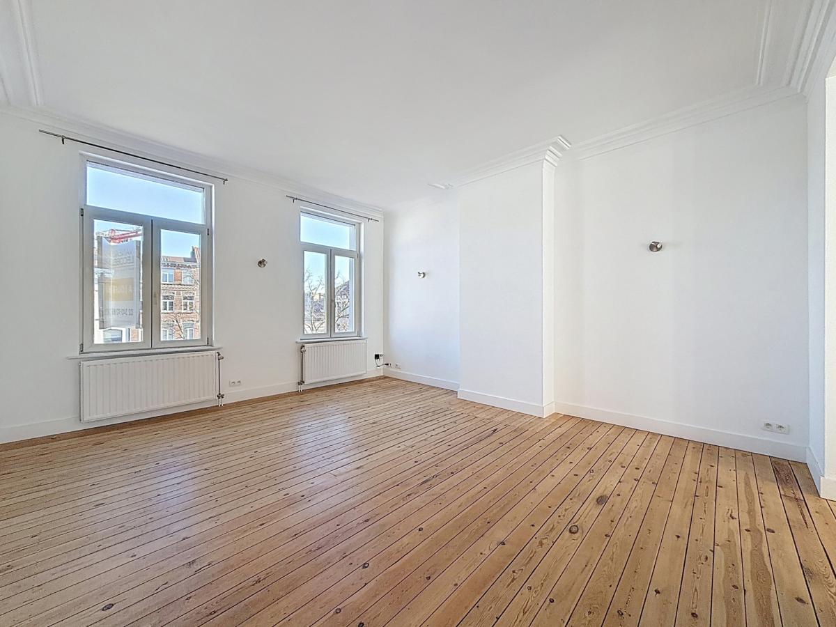 Place du Châtelain : Bel appartement de 2 chambres