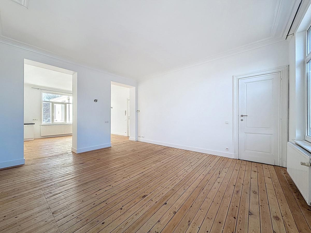 Place du Châtelain : Bel appartement de 2 chambres