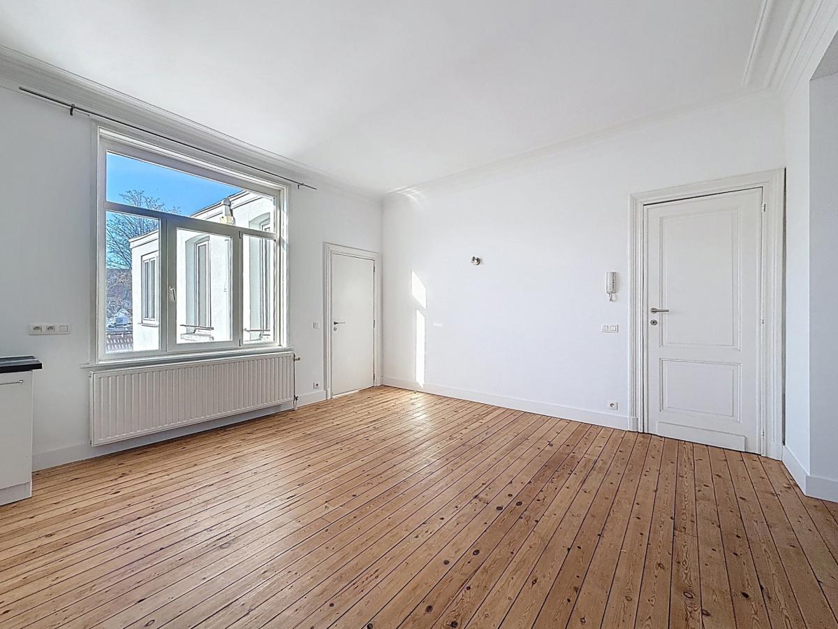 Place du Châtelain : Bel appartement de 2 chambres