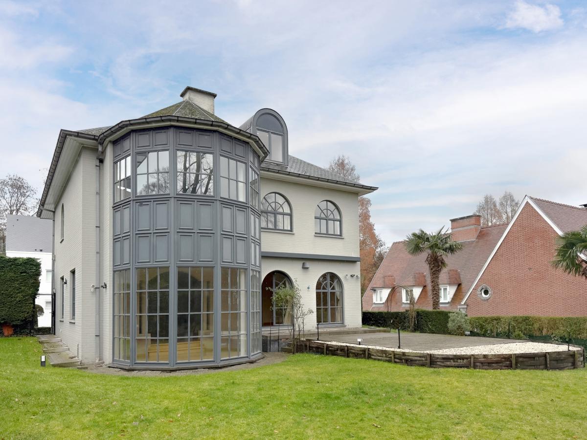 Parc Brugmann - Villa de ± 450 m² bruts avec jardin & garage
