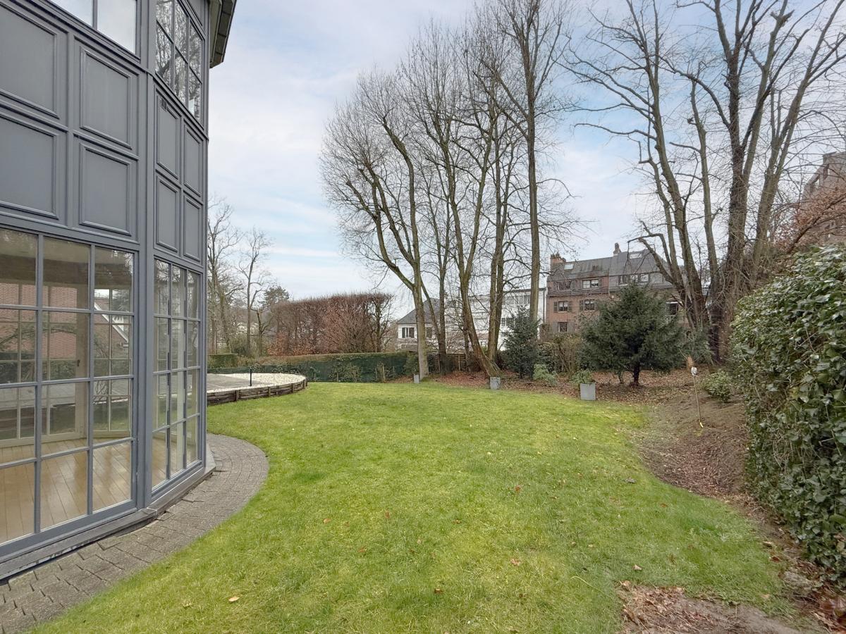 Parc Brugmann - Villa de ± 450 m² bruts avec jardin & garage