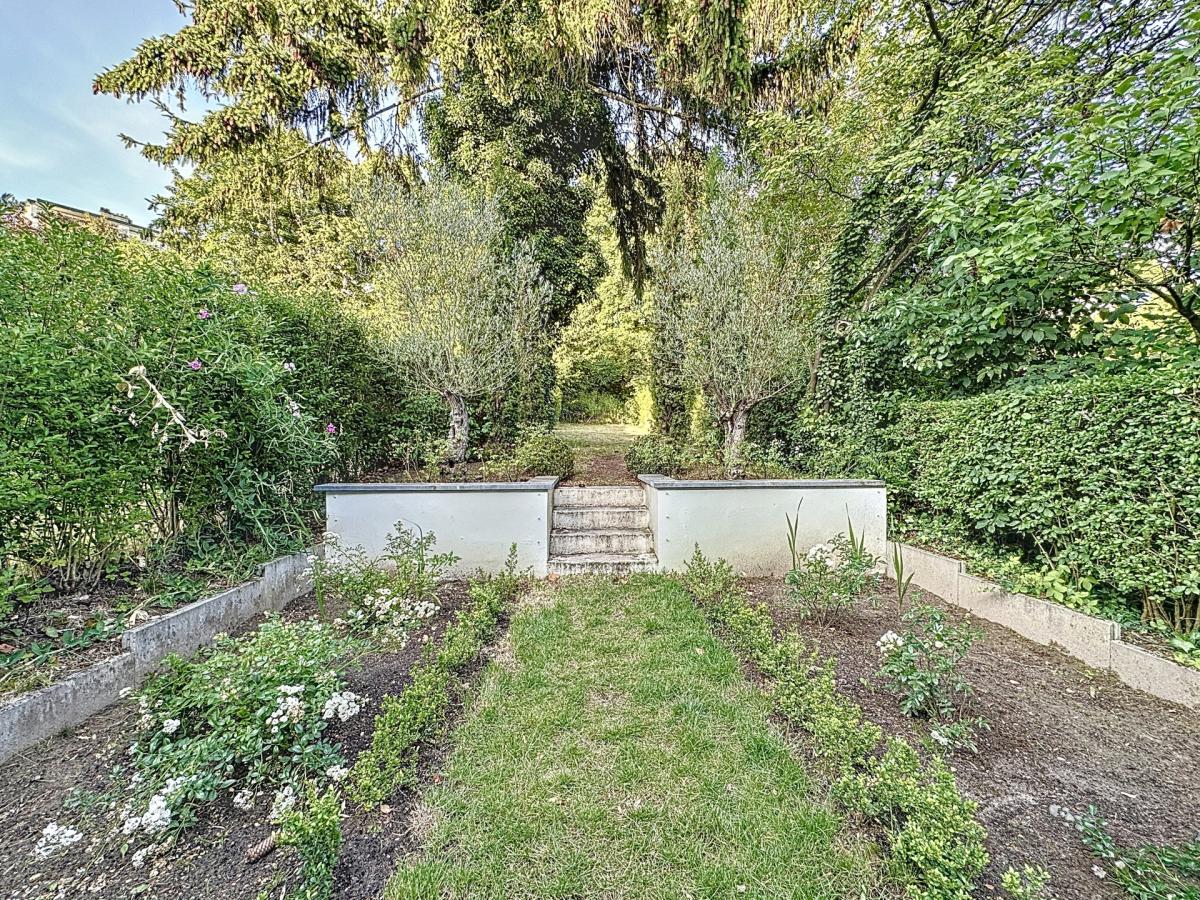 Dieweg/Lycée Français : Belle maison 4 chambres + bureaux