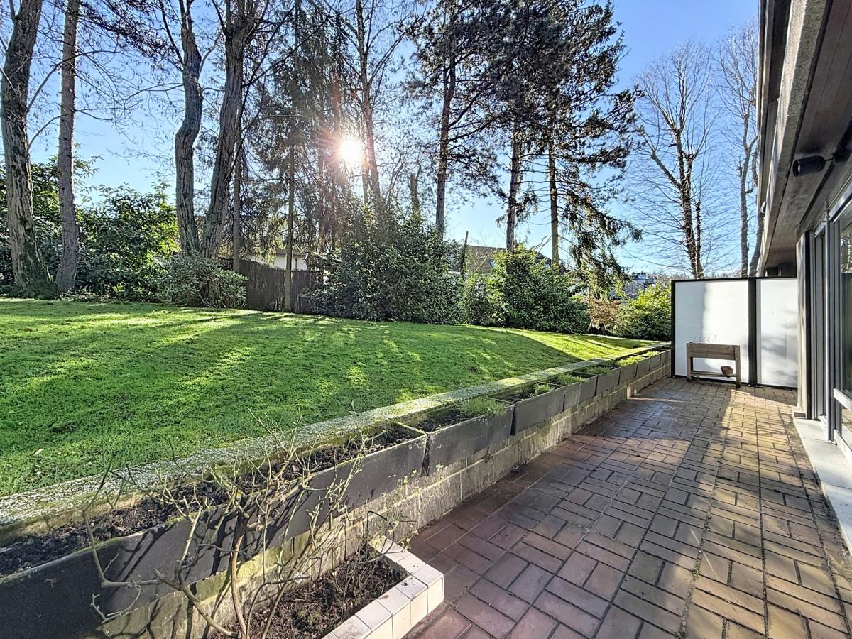 Mix / Soignes : Bel appartement rénové et meublé + terrasse