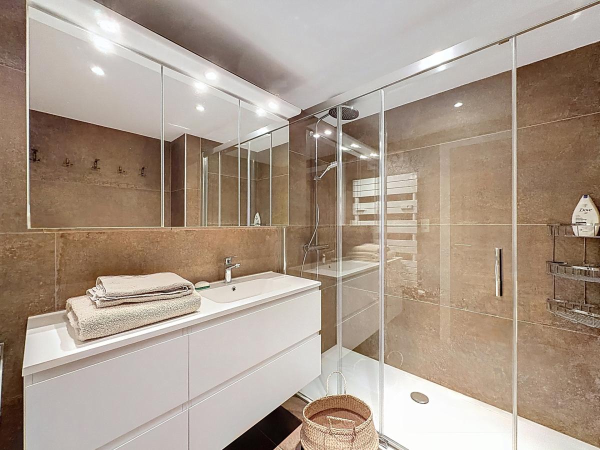 Mix / Soignes : Bel appartement rénové et meublé + terrasse