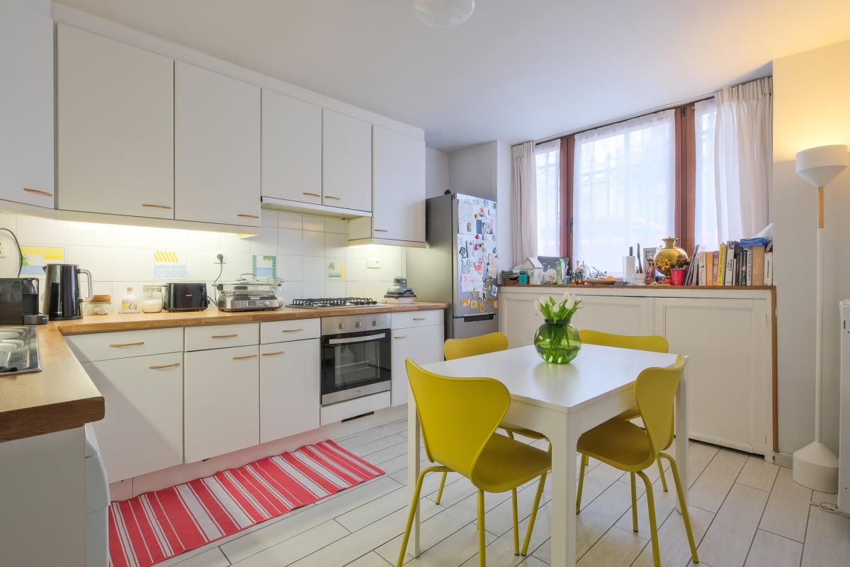 Cinquantenaire: maison rénovée terrasse 3ch., bur., dressing