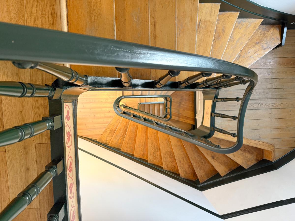 Cinquantenaire: maison rénovée terrasse 3ch., bur., dressing