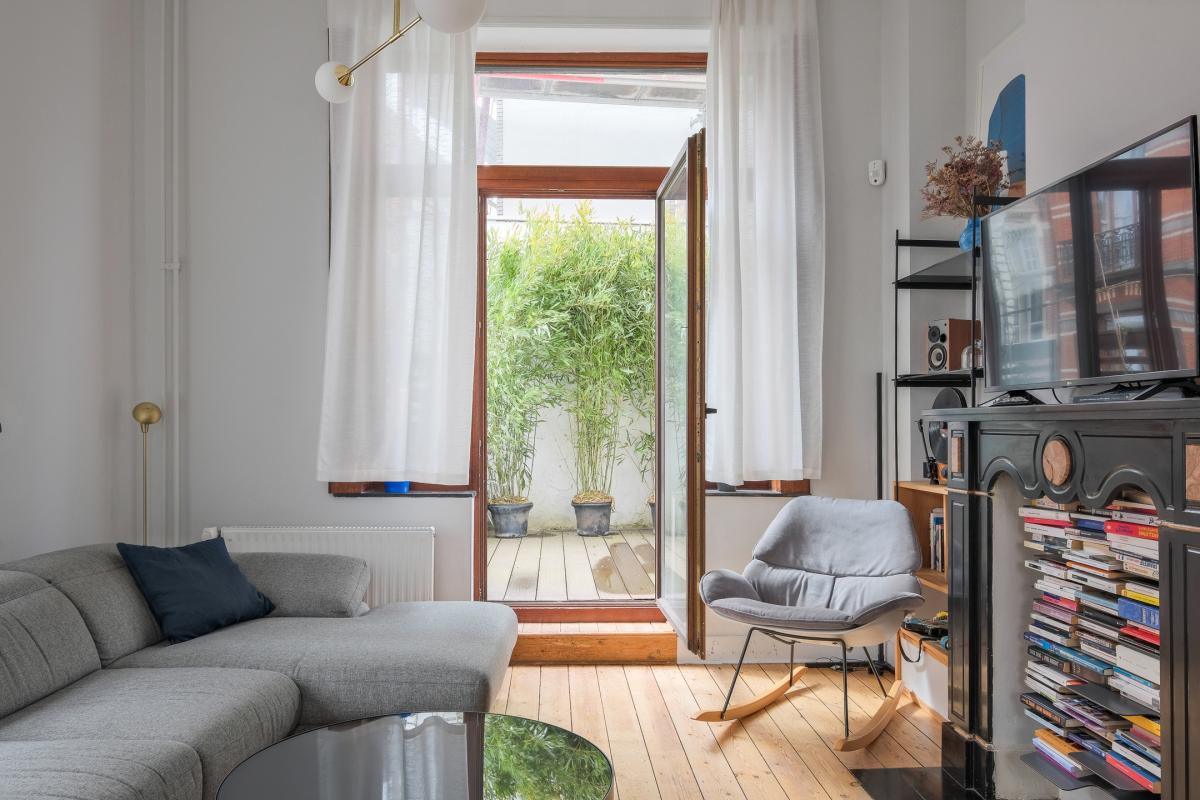 Cinquantenaire: maison rénovée terrasse 3ch., bur., dressing