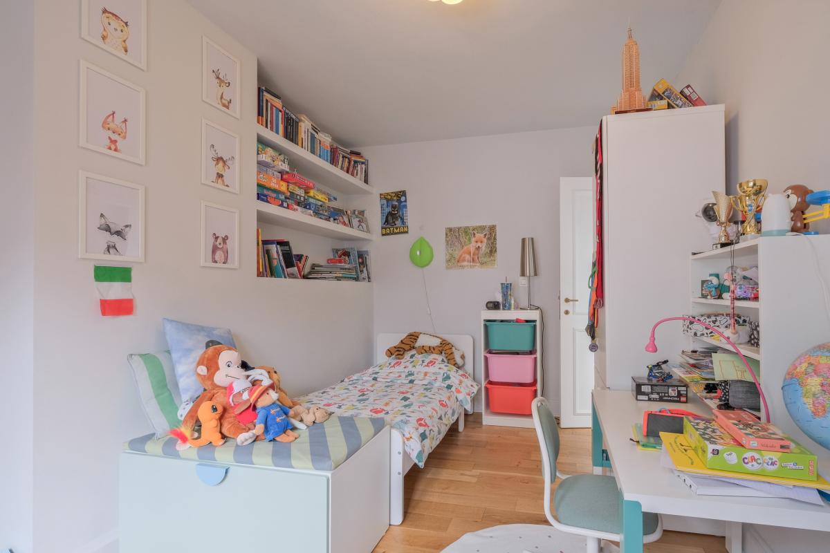 Cinquantenaire: maison rénovée terrasse 3ch., bur., dressing