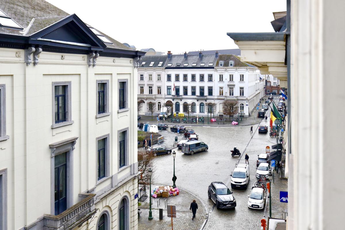 Place Luxembourg: magnifique appartement terrasse S/O 12 m²