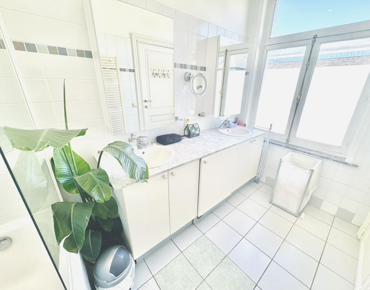 Place Luxembourg: magnifique appartement terrasse S/O 12 m²