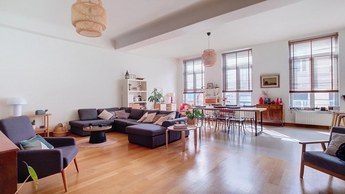 Châtelain : Magnifique appartement 3 CH. + terrasse SUD