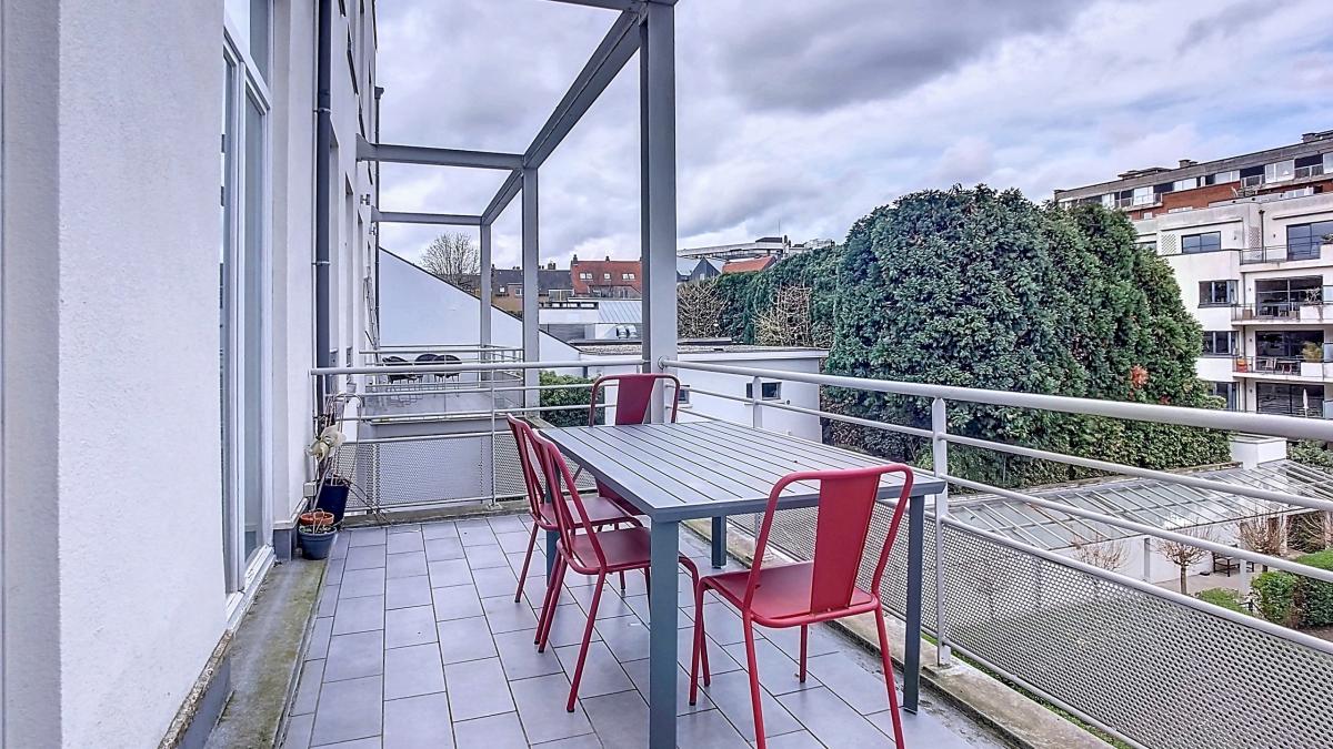 Châtelain : Magnifique appartement 3 CH. + terrasse SUD