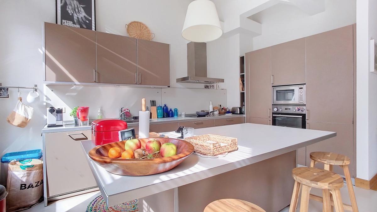 Châtelain : Magnifique appartement 3 CH. + terrasse SUD