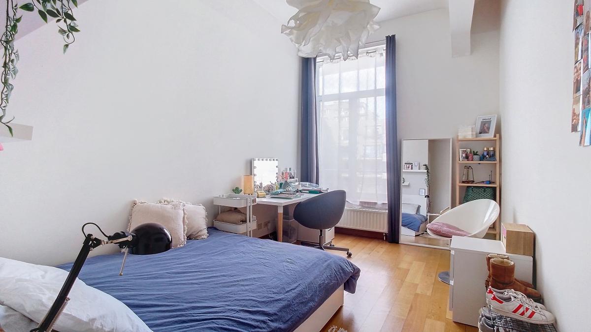 Châtelain : Magnifique appartement 3 CH. + terrasse SUD