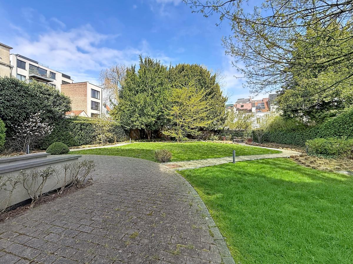 Magnifique 2 chambres avec terrasse au cœur de Brugmann