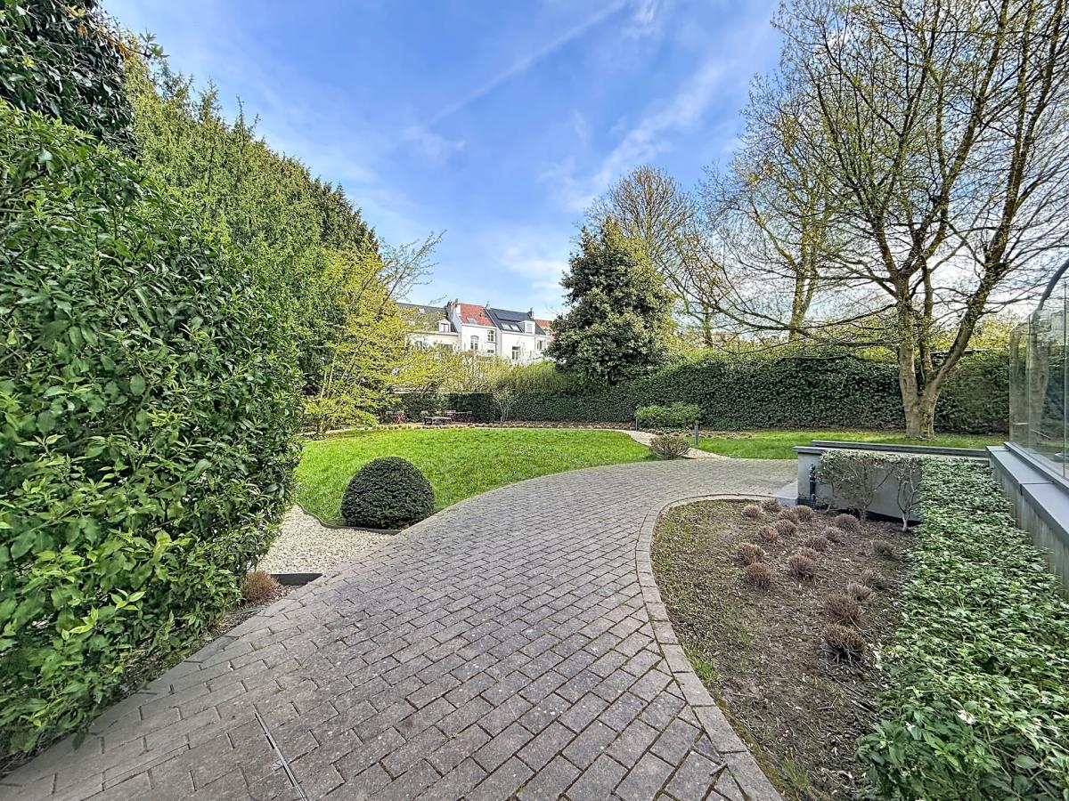 Magnifique 2 chambres avec terrasse au cœur de Brugmann