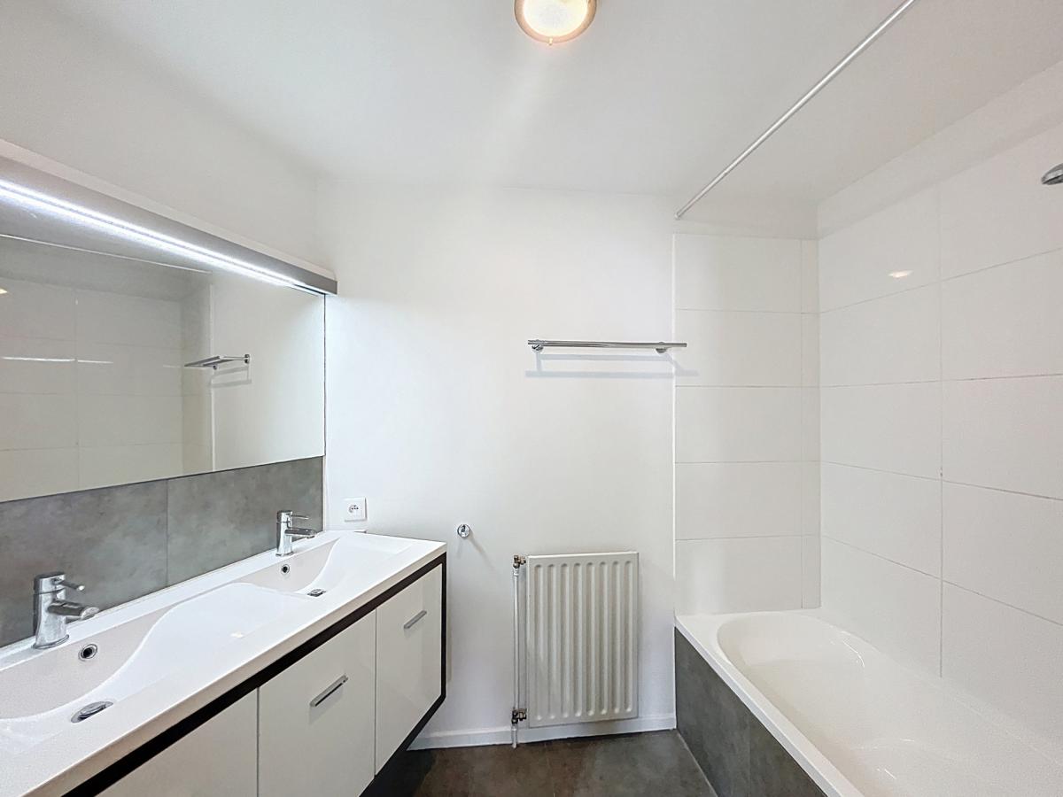 Congrès/Parc Royal : Super appartement 2 chambres meublé 