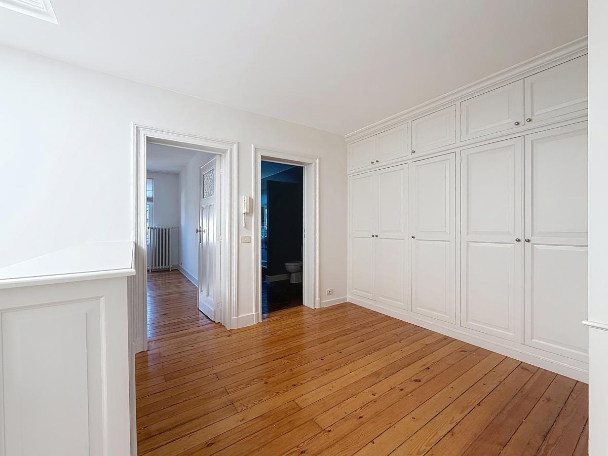 Place Brugmann : Somptueuse maison de Maître rénovée en 2022