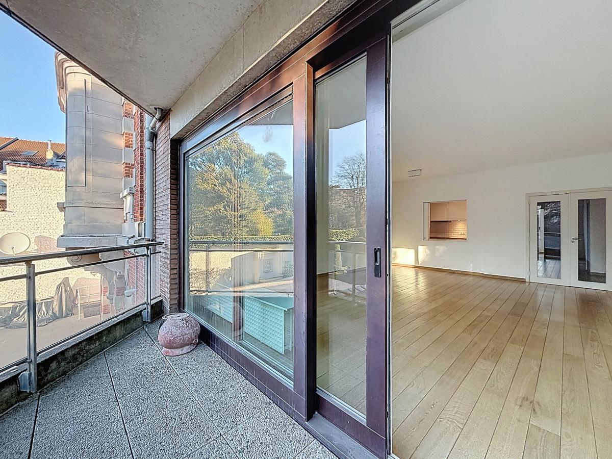 Place Brugmann : Très bel appartement de 3 ch. + terrasse